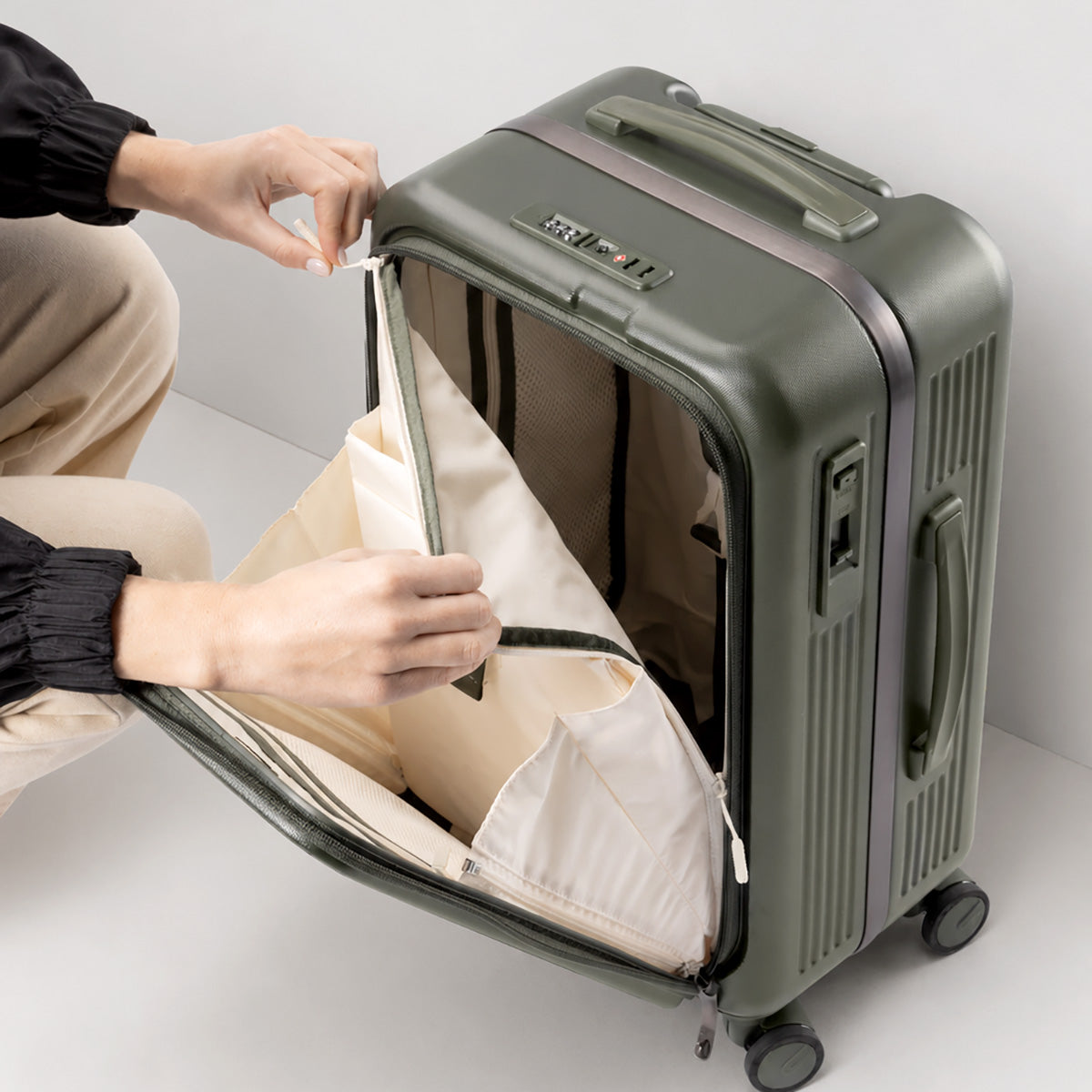 Glide Elite Carry-On Pro