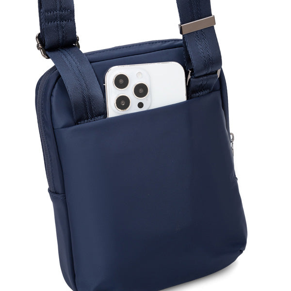 Concealed rear pocket