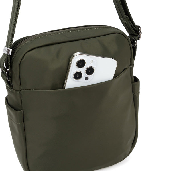 Concealed rear pocket