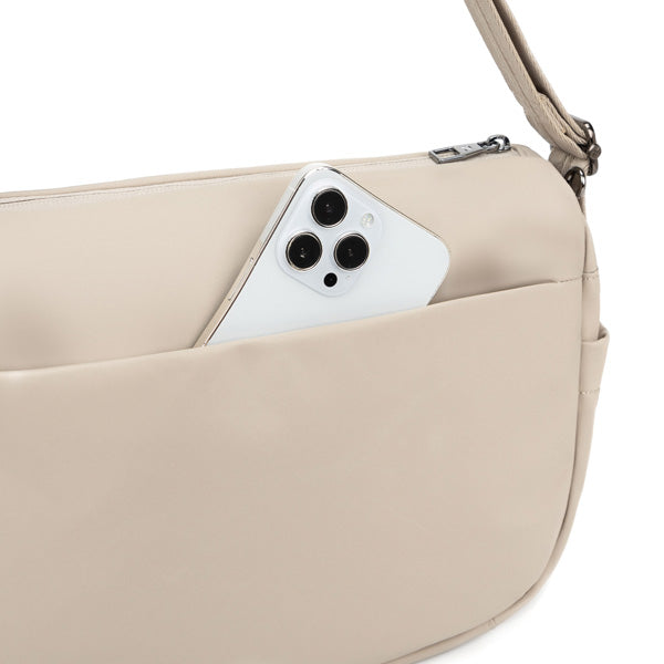 Concealed rear pocket