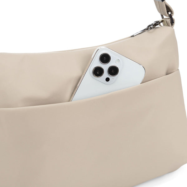 Concealed rear pocket