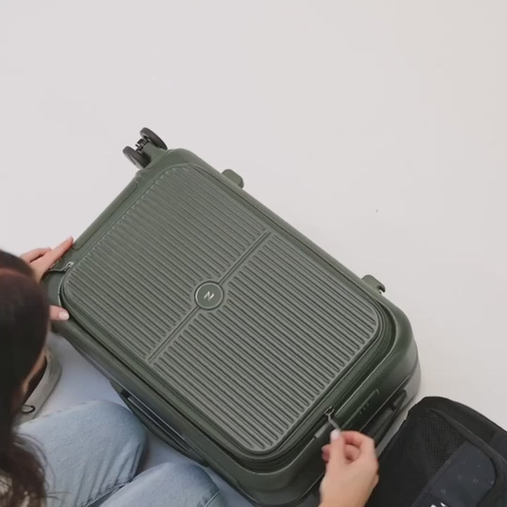 Glide Elite Carry-On Pro