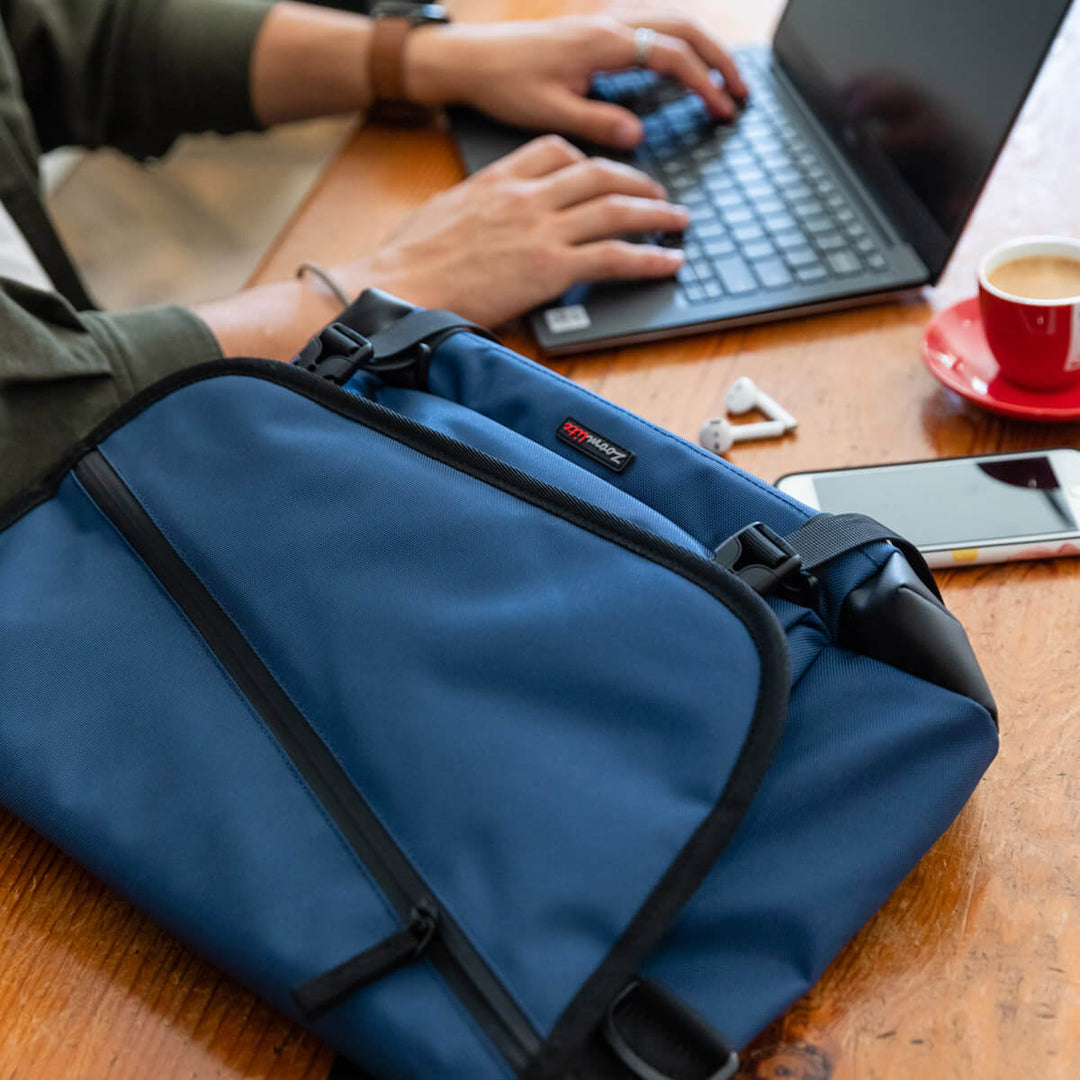 Billy Laptop Messenger#choose-colour_navy